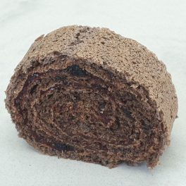 Paleo áfonyás és kajszibarackos piskóta tekercs